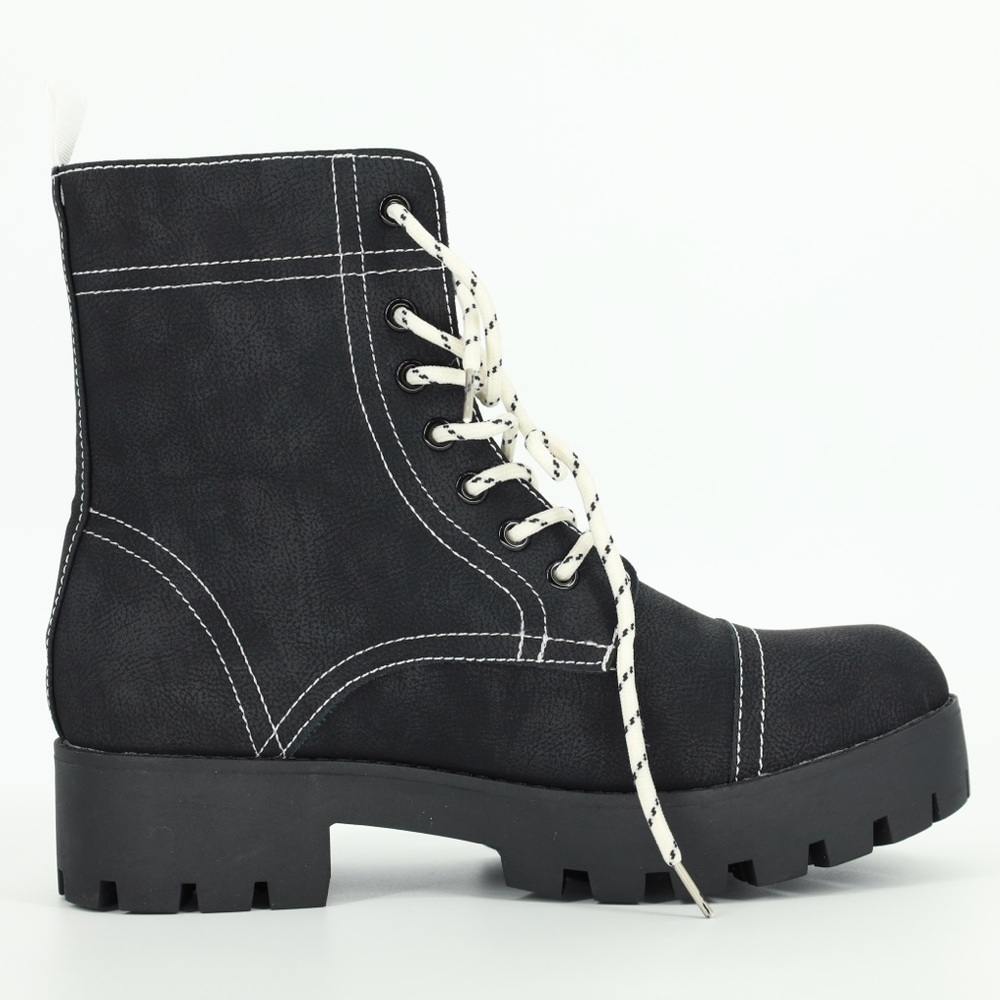 Seven7 Black Jodi Combat Boots White Contrast Stitch Platform Lug Sole Size 9